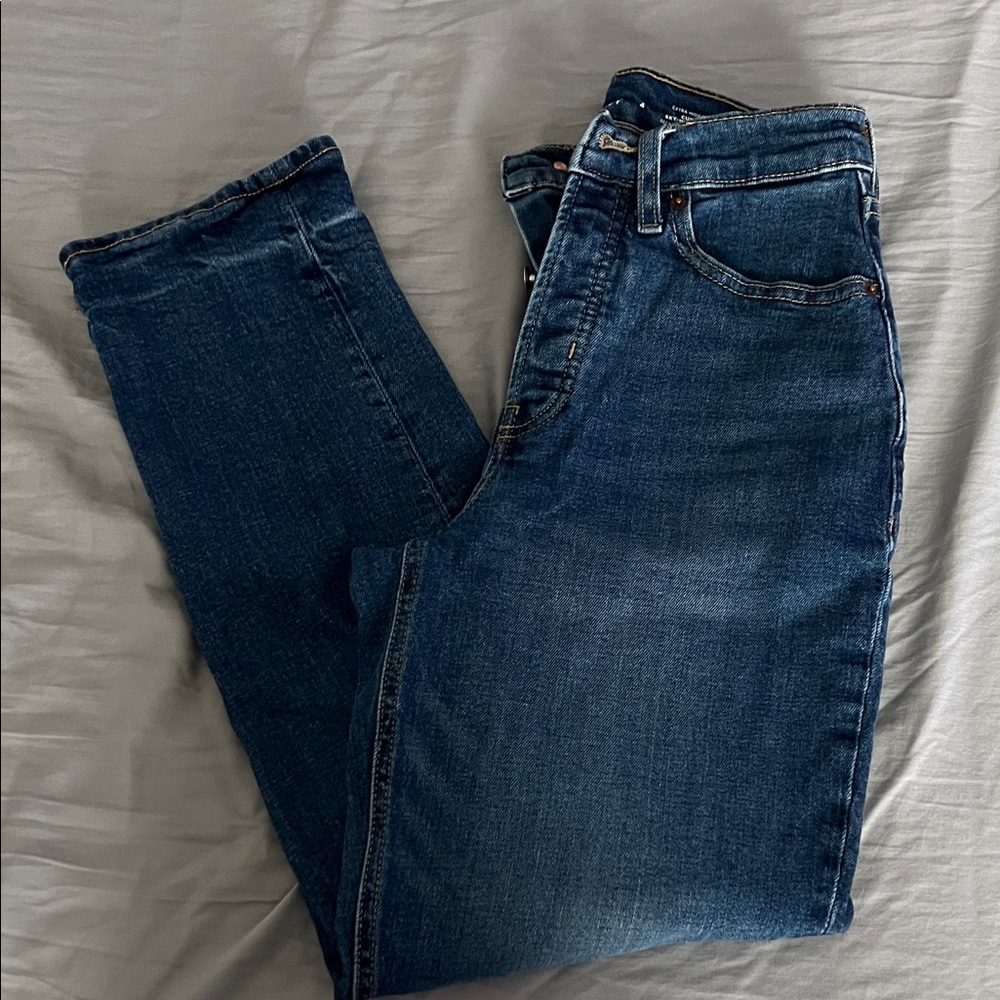 Straight Leg Jeans in Dark Blue